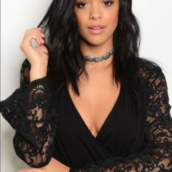 JANIKA BLACK LACE KEYHOLE BACK BOHO ROMPER - Picture 6 of 6